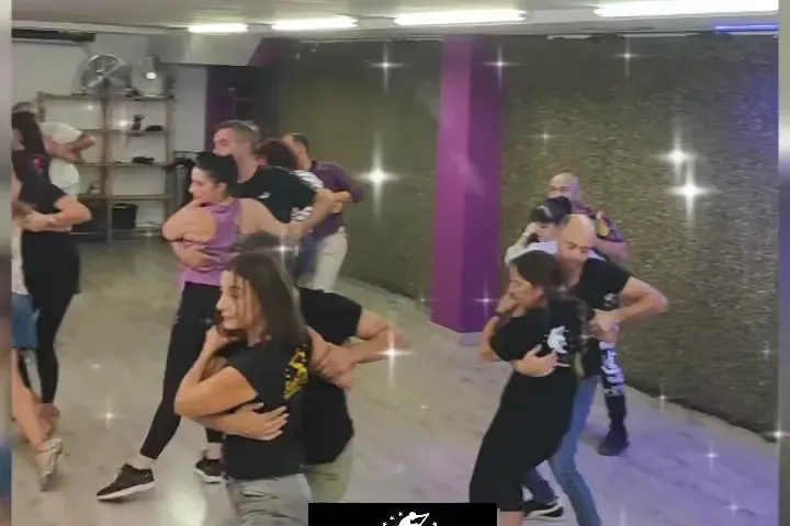 Clase de bachata en pareja en Salsabor
